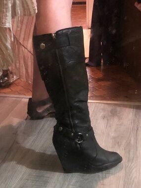 Baker’s 7 (6.5) wedge boots